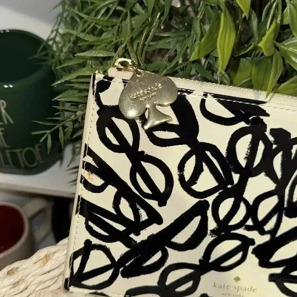 KATE SPADE Retro Specs Case - Picture 2 of 5